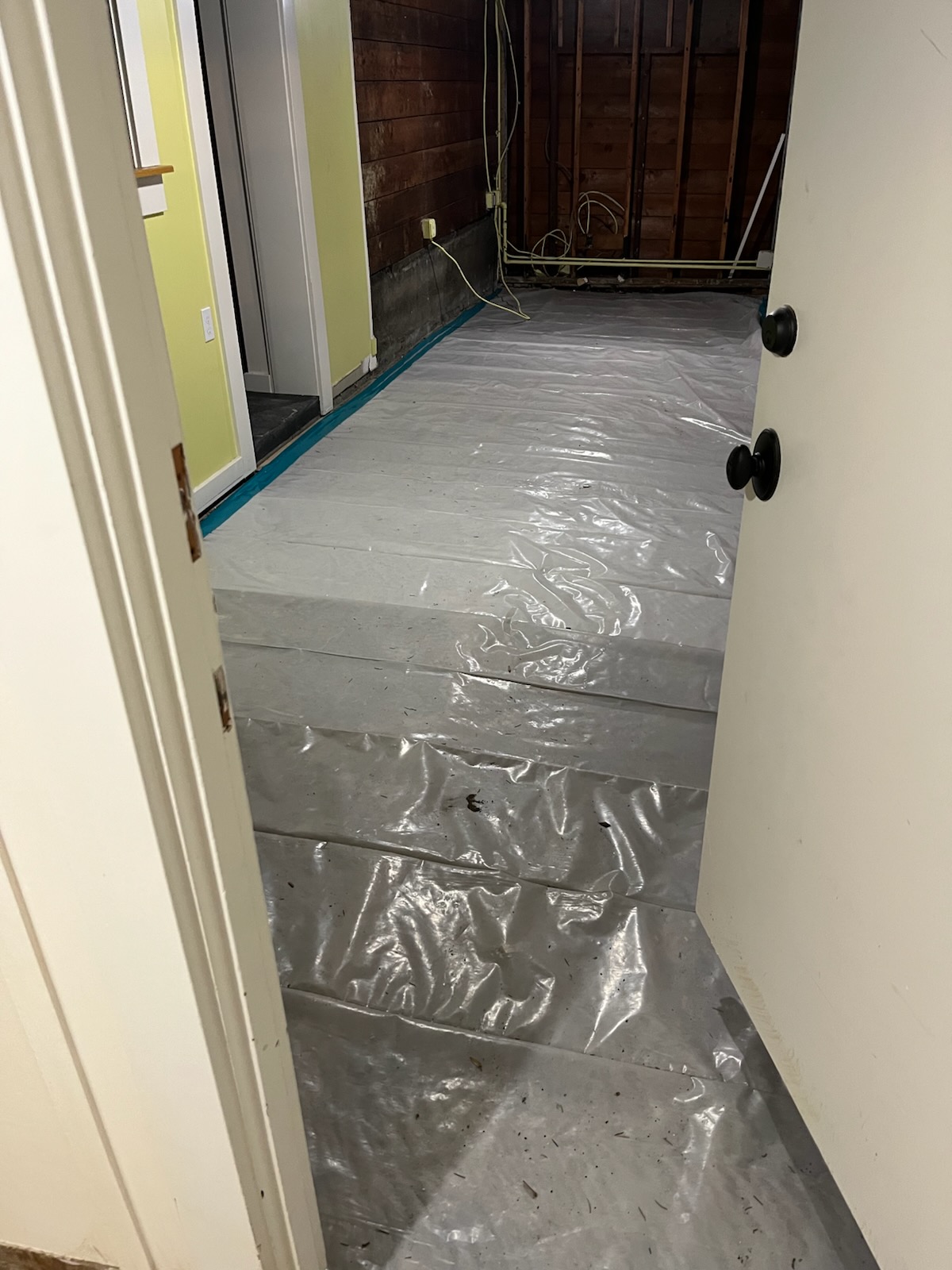 Containment sheeting during decontamination